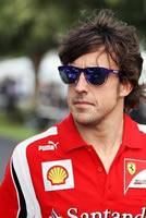 Feranndo Alonso con Oakley Frogskins