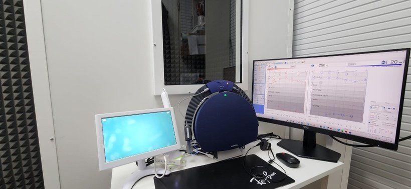 Gabinete de audiología y equipamiento en Centro Óptico Alpedrete