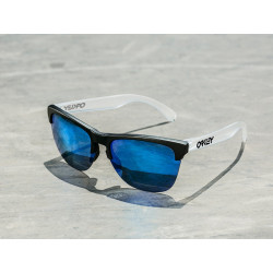 Frogskins Lite Matte Black / Prizm Sapphire (OO9374-02)