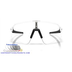 Oakley Sutro Lite Sweep Matte Clear / Clear to Black Iridium Photochromic (OO9465-39)