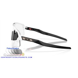 Oakley Sutro Lite Sweep Matte Clear / Clear to Black Iridium Photochromic (OO9465-39)