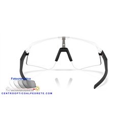 Oakley Sutro Lite Sweep Matte Clear / Clear to Black Iridium Photochromic (OO9465-39)