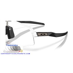 Oakley Sutro Lite Sweep Matte Clear / Clear to Black Iridium Photochromic (OO9465-39)