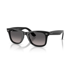Ray-Ban Wayfarer Ease Black Sunglasses | Ray-Ban at Centro Óptico Alpedrete